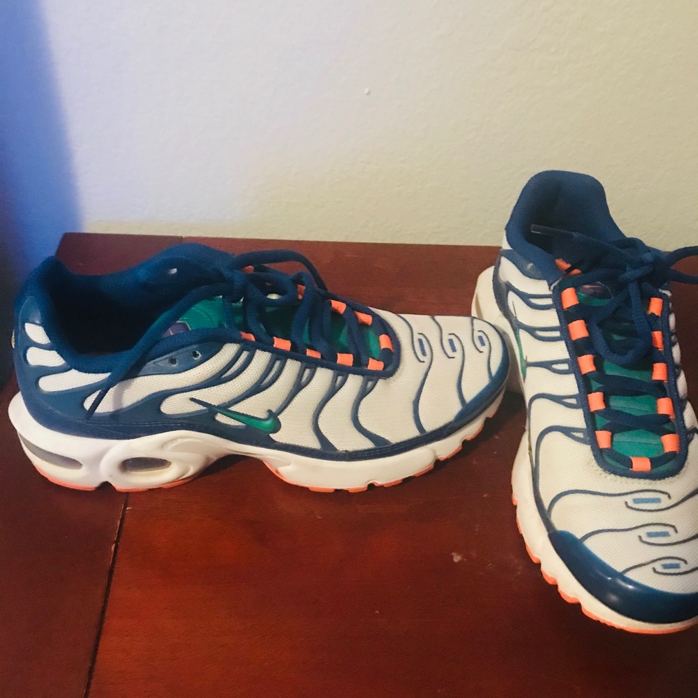 Only worn twice Nike Air Max tennis😍😍